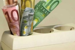 Höhere Strompreise: Wieso wir doch wieder draufzahlen müssen